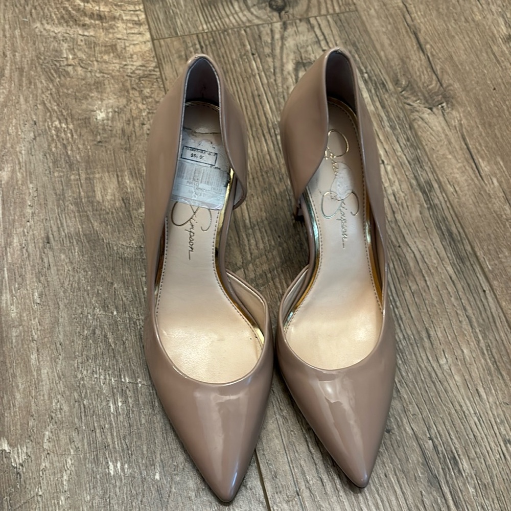 Jessica Simpson tan patent heels